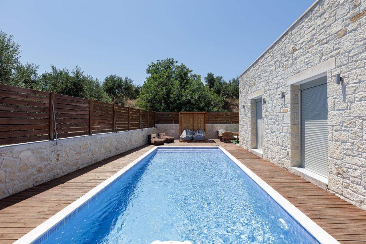 Villa Vera - With Private Heated Pool & Jacuzzi Pangalochori Exterior photo