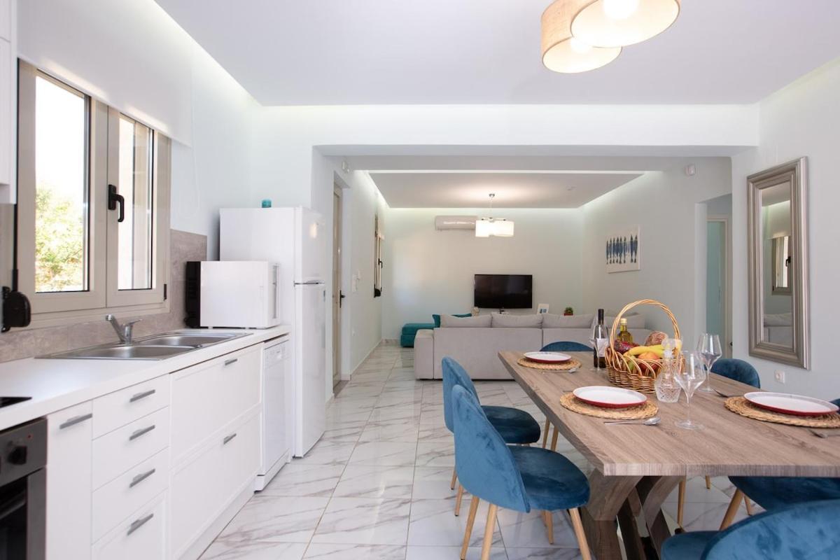 Villa Vera - With Private Heated Pool & Jacuzzi Pangalochori Exterior photo