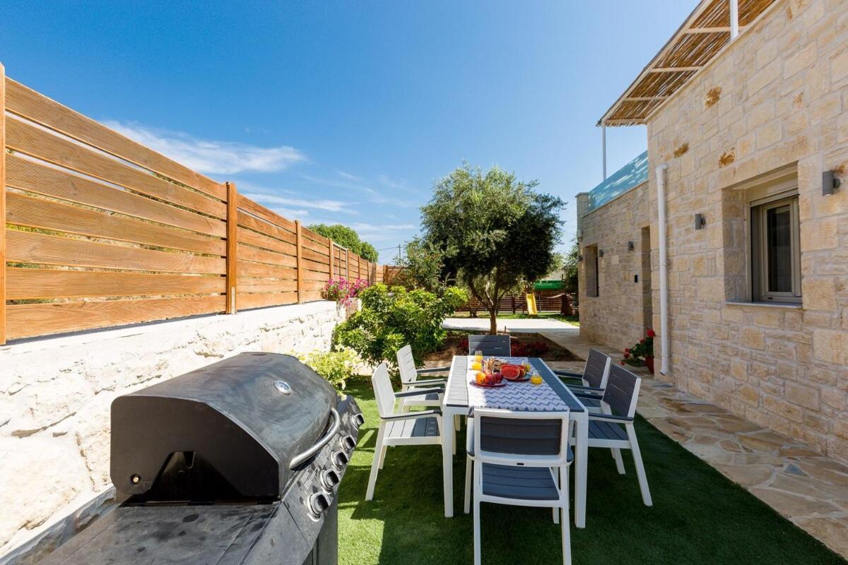 Villa Vera - With Private Heated Pool & Jacuzzi Pangalochori Exterior photo